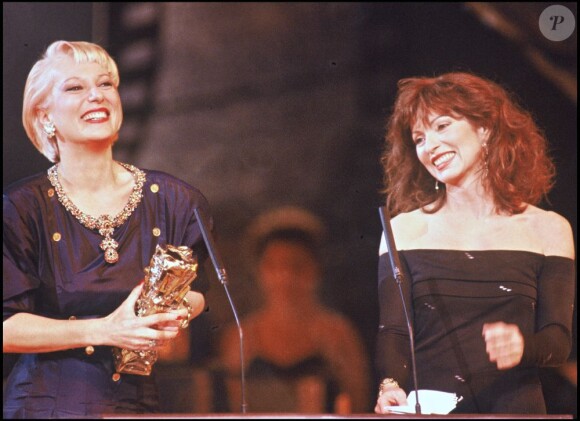 Bernadette Lafont recevant le César du meilleur second rôle pour L'Effronté en 1986