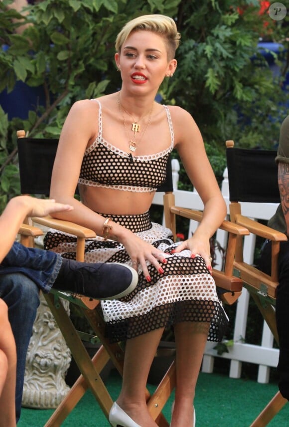 Miley Cyrus affiche un look provoc sur le plateau de l'émission "Good Morning America" à New York, le 15 juillet 2013.
