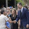 Le prince Felipe et la belle princesse Letizia d'Espagne au chevet des victimes de la catastrophe ferroviaire de Saint-Jacques de Compostelle le 26 Juillet 2013.