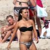 EXCLU - Stéphanie, sexy, en Corse, sur la plage de Porticcio, le 18 juillet 2013