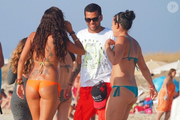 Exclusif - Dani Alves en vacances à Formentera en Espagne le 27 juillet 2013. 