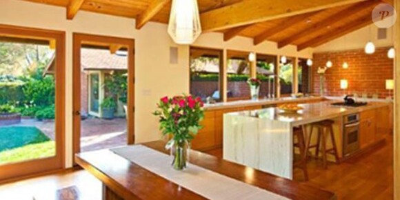 L'ex-joueur de tennis John McEnroe et sa femme Patty Smyth ont acheté cette maison de Malibu pour 3,3 millions de dollars.