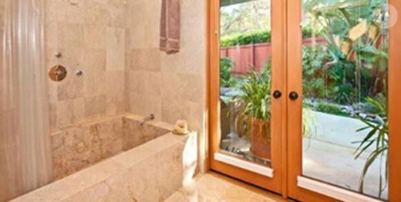 John McEnroe et sa femme Patty Smyth ont acheté cette jolie maison de Malibu pour 3,3 millions de dollars.