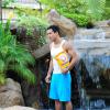 Mario Lopez s'occupe de nettoyer sa piscine à Los Angeles, le 29 juillet 2013.