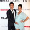 Mario Lopez et sa femme Courtney Mazza, enceinte, reçoit le prix North America Hairstyling Award au casino Mandalay Bay à Las Vegas. Le 14 juillet 2013.