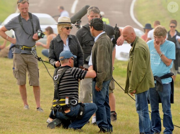 Naomi Watts et Naveen Andrews sur le tournage du biopic Diana en août 2012.