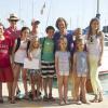 Une première photo avec la famille royale. On y trouve la princesse Letizia d'Espagne avec ses filles les princesses Leonor et Sofia, la reine Sofia d'Espagne, l'infante Elena d'Espagne avec ses enfants Froilan et Victoria Federica, et les enfants de la princesse Cristina, Miguel, Juan Valentin, Pablo et Irene Urdangarin, à Majorque, Espagne, le 2 août 2013.