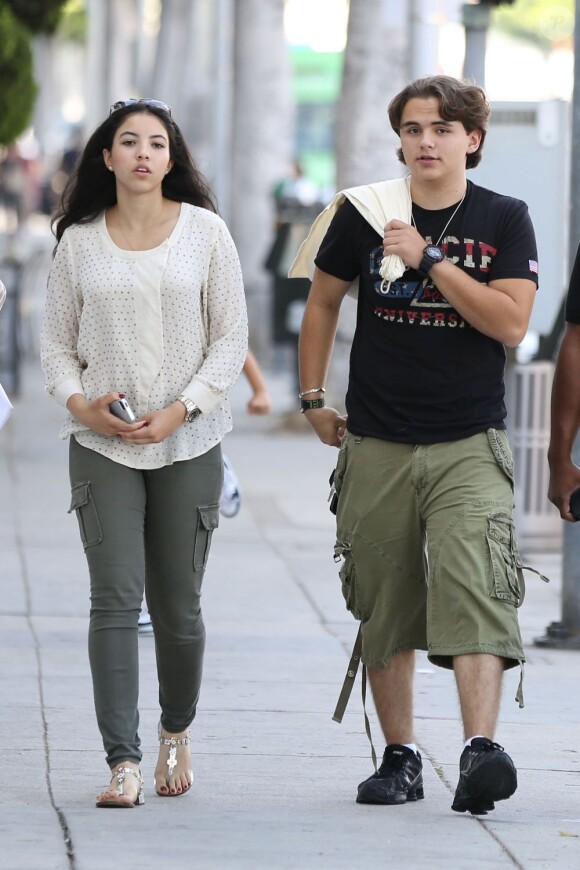 Prince Jackson et sa petite amie Remi Alfalah dans les rues de Beverly Hills, le 3 août 2013. Les deux jeunes amoureux sont décidément inséparables.