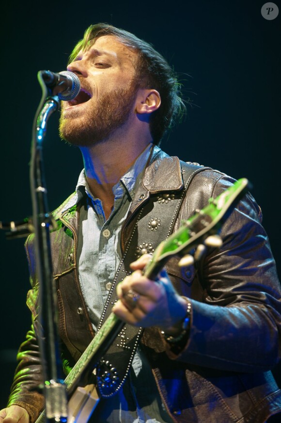 Dan Auerbach, chanteur des Black Keys, en concert à Londres le 12 décembre 2012.