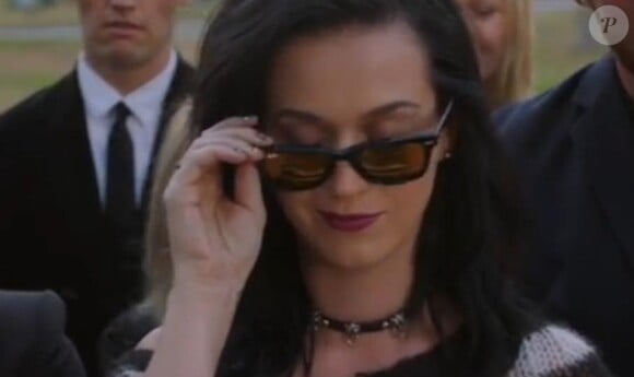 Katy Perry dans le teaser funeste et intriguant de son prochain single, Roar, extrait de son futur album Prism, disponible dès le 12 août 2013.