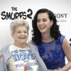 Katy Perry et sa grand-mère Ann Hudson à la première du film "Les Schtroumpfs 2" à Westwood, le 28 juillet 2013.