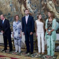 Princesse Letizia : Estivale au côté d'une Elena qui se lâche au palais Marivent