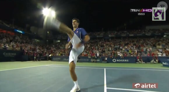 Novak Djokovic très élastique, lors de la Coupe Rogers de Montréal qui se tient du 5 au 11 août 2013