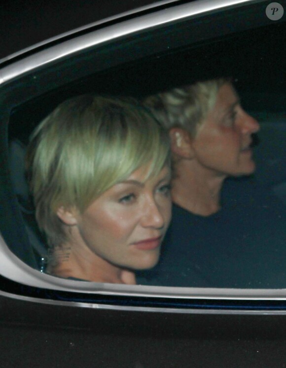 Portia de Rossi et Ellen DeGeneres à l'anniversaire de Justin Theroux dans son manoir à Bel-Air, le 10 août 2013.