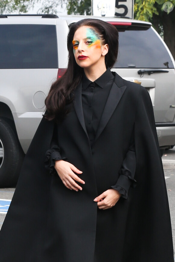 Lady Gaga quitte les studios d'une radio de Los Angeles, le 13 août 2013.