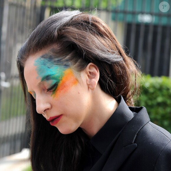 Lady Gaga quitte les studios d'une radio de Los Angeles, le 13 août 2013.