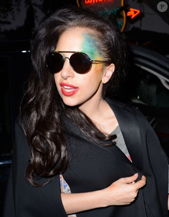 Lady Gaga se rend au Chateau Marmont à Los Angeles, le 13 août 2013.