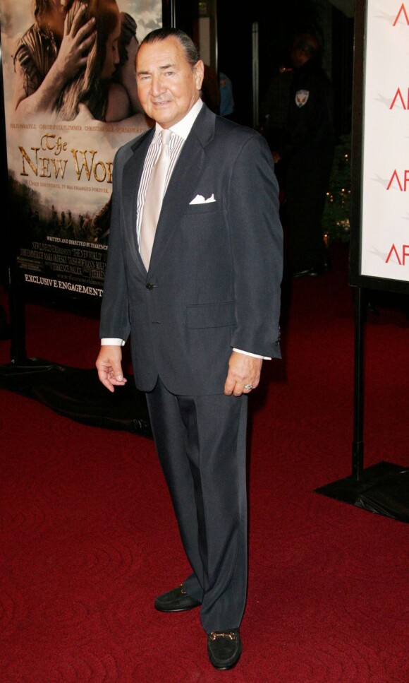 L'acteur August Schellenberg à Beverly Hills, le 15 décembre 2005.