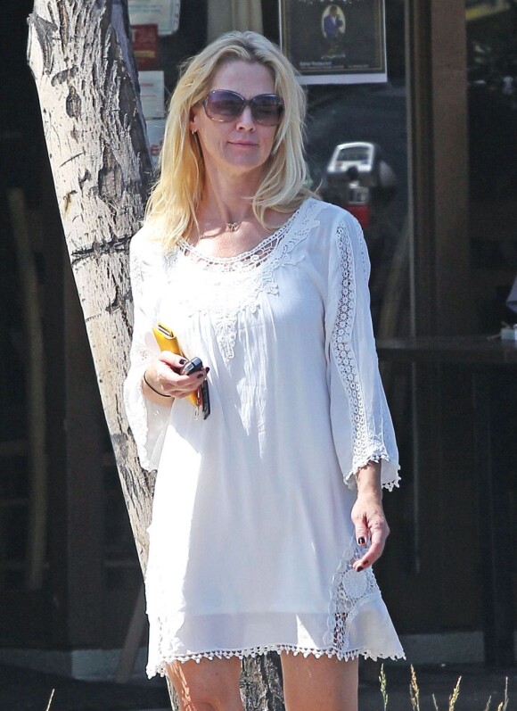 Exclusif - Jennie Garth sans maquillage dans les rues de Los Angeles, le 15 août 2013 - Au naturel, ce n'est pas la même chose