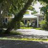Exclusif - Un homme a été retrouvé mort dans la villa d'Olivia Newton-John à Jupiter Inlet Colony, en Floride le 19 août 2013. Il s'agirait d'un suicide.