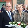 Albert II de Monaco et son épouse Charlene se sont rendus à Paroldo en Italie, le 18 août 2013. Le souverain a été fait Citoyen d'honneur de la ville avant d'aller assister avec la princesse à un concert dans l'église du village.
