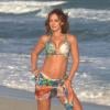 L'actrice Gabriela Spanic, 39 ans, surprise en plein shooting sur une plage près de l'hôtel où elle réside. Rio de Janeiro, le 20 août 2013.