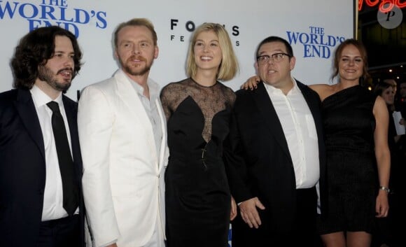 Edgar Wright, Simon Pegg, Rosamond Pike, Nick Frost, Nira Park à la première du film Le Dernier pub avant la fin du monde (The World's End) à Los Angeles, le 21 août 2013.