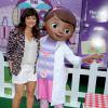 Tiffani Thiessen et sa fille Harper Smith à l'événement Disney Doc Mobile Tour, à New York, le 21 août 2013.