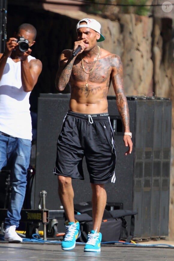 Chris Brown sur scène à Waikiki, Hawaï, le 23 août 2013.