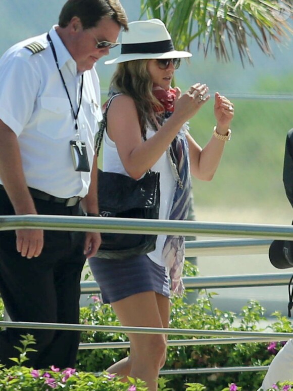 Jennifer Aniston et Justin Theroux au Mexique, le 25 août 2013.