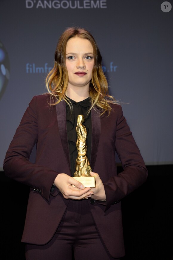 Sara Forestier meilleure actrice lors de la cérémonie de clôture de la 6e édition du Festival du Film Francophone d'Angoulême, le 27 août 2013.