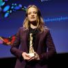 Sara Forestie récompensée lors de la cérémonie de clôture de la 6e édition du Festival du Film Francophone d'Angoulême, le 27 août 2013.