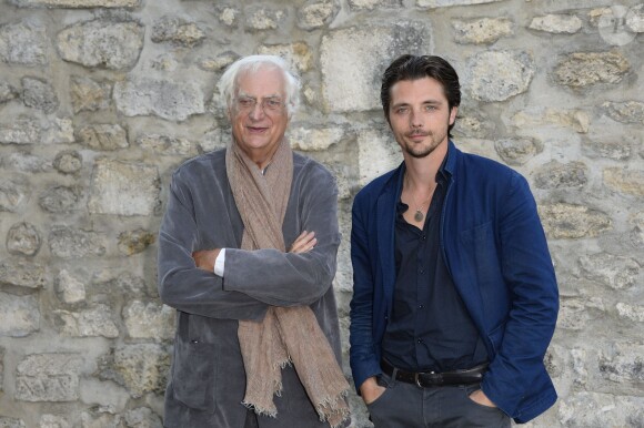 Bertrand Tavernier et Raphaël Personnaz lors de la cérémonie de clôture de la 6e édition du Festival du Film Francophone d'Angoulême, le 27 août 2013.
