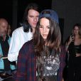 Lana Del Rey et son petit ami Barrie James O'Neill à la sortie du concert de Courtney Love au  Troubadour  à West Hollywood, le 26 août 2013.