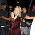 Courtney Love sort du club Troubadour où elle a livré une prestation live. West Hollywood, le 26 août 2013.