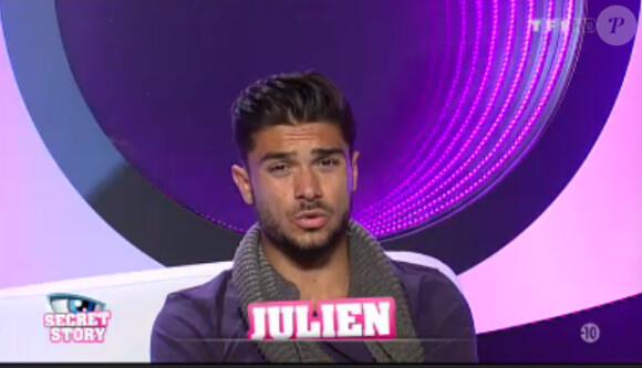 Julien dans la quotidienne de Secret Story 7 sur TF1 le mercredi 28 août 2013