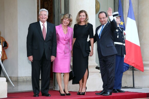 Joachim Gauck, président d'Allemagne et sa compagne Daniela Schadt, François Hollande et Valérie Trierweiler lors d'un dîner d'Etat à l'Elysée le 3 septembre 2013.
