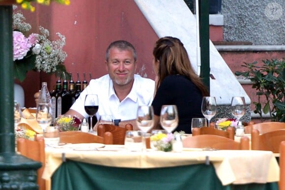Le milliardaire Roman Abramovitch et sa compagne Dasha Zhukova en vacances à Portofino en Italie le 2 septembre 2013.