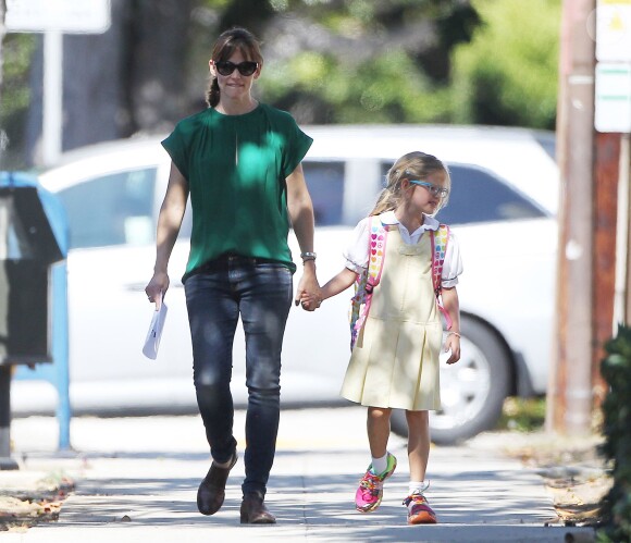 L'actrice Jennifer Garner emmène sa fille Violet à l'école pour la rentrée scolaire à Santa Monica, le 3 septembre 2013.