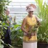 La reine Maxima des Pays-Bas à Leyde le 4 septembre 2013 en pleine promenade dans les serres tropicales de Hortus Botanicus Leiden, l'un des plus vieux jardins botaniques