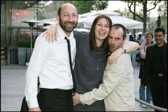 Kad Merad, Valérie Benguigui et Bruno Solo à Paris le 23 avril 2007.