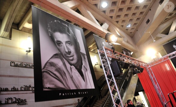 Portrait géant de Patrick Bruel, dévoilé lors de l'inauguration de l'expo photo Stars parmi les stars organisée par le Studio Harcourt et le Forum des Halles au profit de l'association Les Toiles Enchantées, le 19 septembre 2013 à Paris.