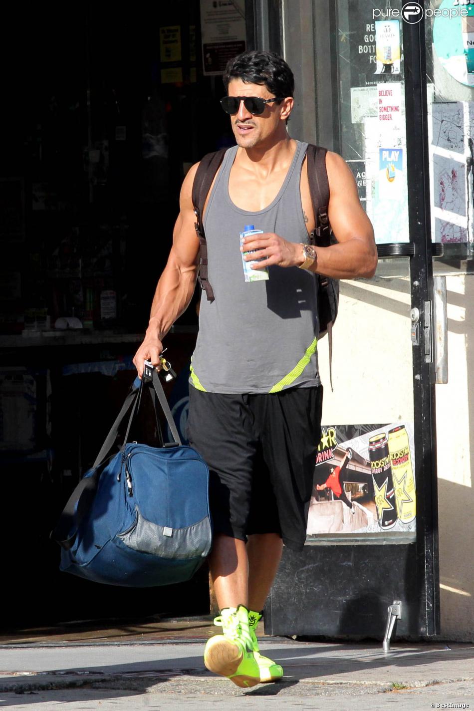 Saïd Taghmaoui sort d&#039;une séance d&#039;entraînement sportif à Los Angeles, le 30 mai 2013.