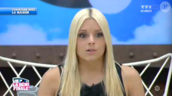 Alexia révèle son secret en direct dans l'hebdo de Secret Story 7 le vendredi 6 septembre 2013 sur TF1