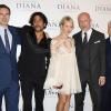 Naomi Watts et l'équipe du film à Paris le 6 septembre 2013 lors de la présentation de Diana à l'UGC Normandie sur les Champs-Elysées.