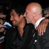 Arrivé avec le réalisateur Oliver Hirschbiegel, Naveen Andrew, qui incarne Hasnat Khan, a été assailli par les fans lors de la présentation de Diana à l'UGC Normandie sur les Champs-Elysées à Paris le 6 septembre 2013.