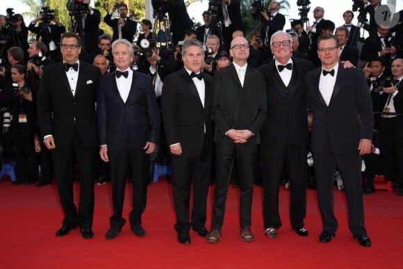Richard Lagravenese, Michael Douglas, Scott Thorson, Steven Soderbergh, Jerry Weintraub et Matt Damon à la montée des marches du film "Ma vie avec Liberace", lors du 66e Festival du film de Cannes, le 21 mai 2013.