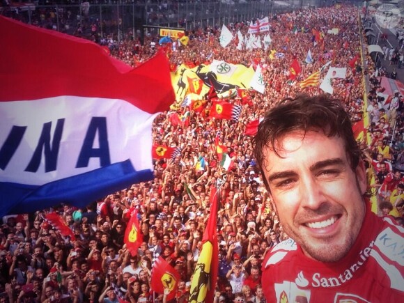 Fernando Alonso sur le podium de Monza le dimanche 8 septembre 2013