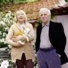 Charles Aznavour et son épouse Ulla Thorsell dans les Yvelines, le 7 mai 2009.