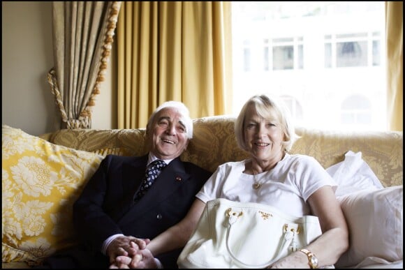Charles Aznavour et son épouse Ulla Thorsell dans les Yvelines, mai 2009.
